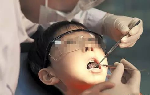 寶寶第一次掉牙的說說 小孩第一次掉牙怎么發朋友圈