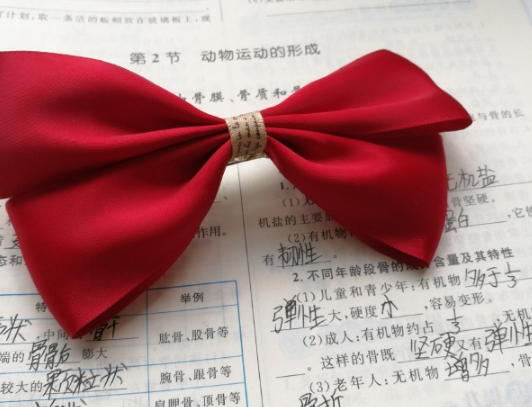 第一次收到教師節(jié)的禮物心情說說 第一次收到教師節(jié)禮物朋友圈句子