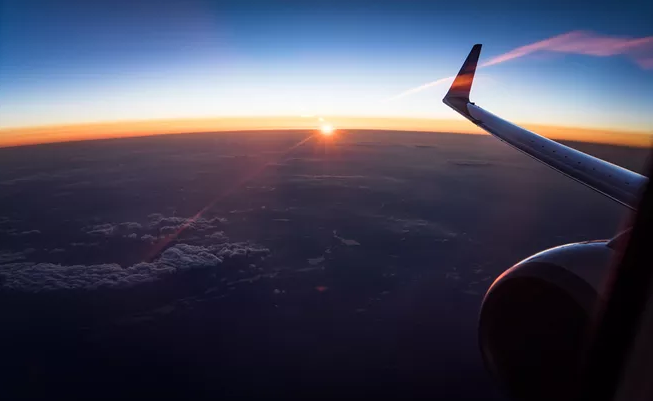 第一次帶寶寶坐飛機怎么發朋友圈 第一次帶寶寶坐飛機朋友圈說說