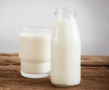 女性喝牛奶還是喝豆漿好 女人喝牛奶和豆漿有有什么區別