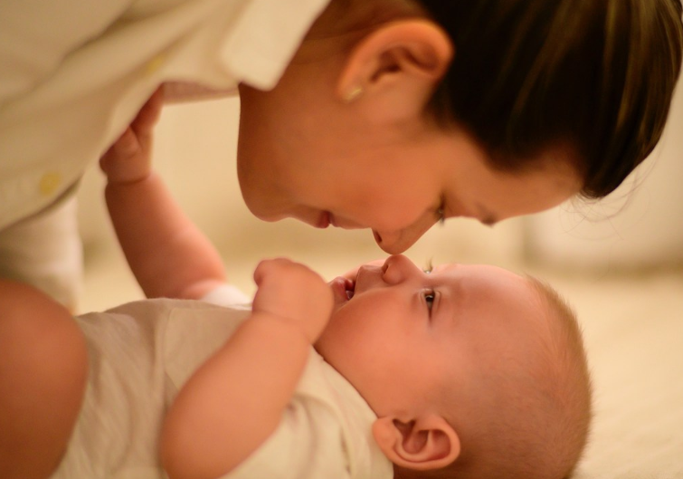 孩子一歲之后特別不聽(tīng)話怎么辦 孩子為什么會(huì)一歲之后不聽(tīng)話