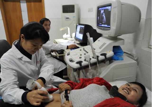 宮頸刮片和TCT篩查宮頸癌的區(qū)別是什么 宮頸刮片會引起出血嗎 宮頸刮片和TCT篩查宮頸癌的區(qū)別是什么 宮頸刮片會引起出血嗎