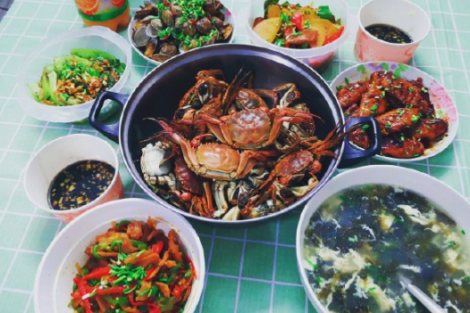 吃螃蟹發朋友圈的說說 吃螃蟹心情說說配圖 吃螃蟹發朋友圈的說說 吃螃蟹心情說說配圖