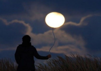 第一次中秋節(jié)不在家的心情說(shuō)說(shuō) 中秋節(jié)第一次不在家過(guò)傷感句子