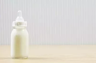 孩子吃飯的餐具用什么材質的比較好 孩子吃飯餐具推薦