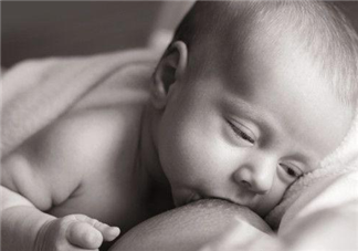 母乳喂養(yǎng)奶水少怎么追奶 盤點(diǎn)奶水少的10大誤區(qū)