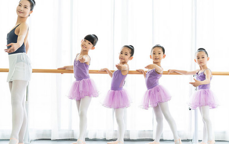 國慶節出生女孩叫什么好 國慶出生女寶名字大全