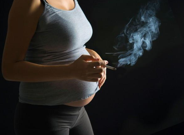 孕婦吸煙生出的男孩智商低嗎 孕婦吸煙對寶寶的危害影響 孕婦吸煙生出的男孩智商低嗎 孕婦吸煙對寶寶的危害影響