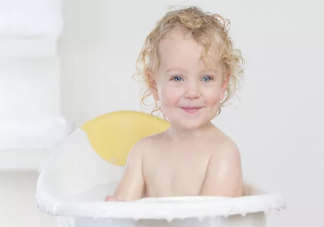 一句話曬娃幽默說說 朋友圈曬娃的簡短句子