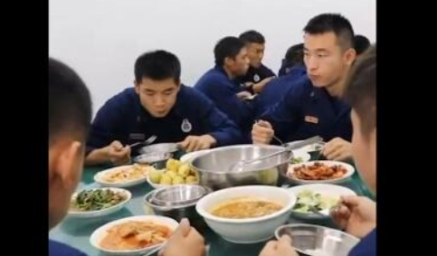 消防員為什么用叉子吃飯 消防員用叉子吃飯的原因 消防員為什么用叉子吃飯 消防員用叉子吃飯的原因