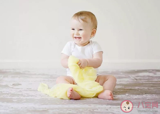 寶寶不喜歡剪頭發是怎么回事 寶寶剪頭發愛哭鬧怎么辦 寶寶不喜歡剪頭發是怎么回事 寶寶剪頭發愛哭鬧怎么辦