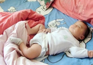 睡覺前要給孩子留燈嗎 孩子睡前燈打開還是關掉好