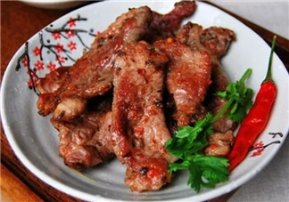 產(chǎn)后媽媽怎么進補 產(chǎn)后媽媽不能吃什么食物