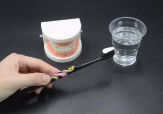 刷牙時牙膏到底需不需要沾水 刷牙的錯誤方法有哪些