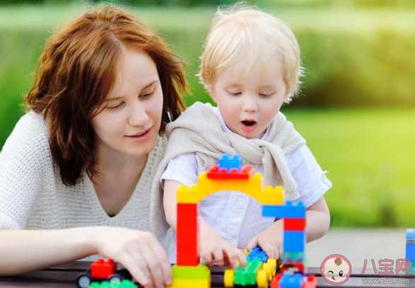 寶寶冬天穿連體衣好不好  寶寶冬季穿什么合適