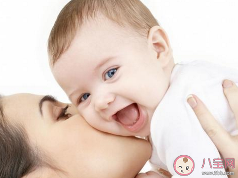 寶寶冬天穿連體衣好不好  寶寶冬季穿什么合適