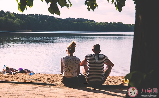 男生和不喜歡的女生聊天是怎樣的 怎么知道男生是否喜歡一個女生 男生和不喜歡的女生聊天是怎樣的 怎么知道男生是否喜歡一個女生