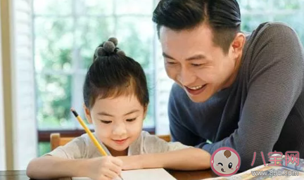 寫完作業才能看電視真的好嗎 怎么讓孩子愛上學習