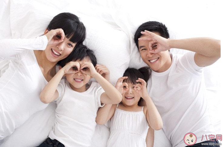 陪孩子過感恩節(jié)的家長心情說說 陪孩子過感恩節(jié)的朋友圈感慨