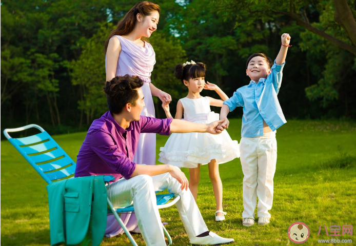 陪孩子過感恩節(jié)的家長心情說說 陪孩子過感恩節(jié)的朋友圈感慨