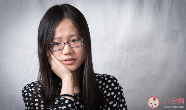 自卑會導致抑郁癥嗎 自卑有什么危害