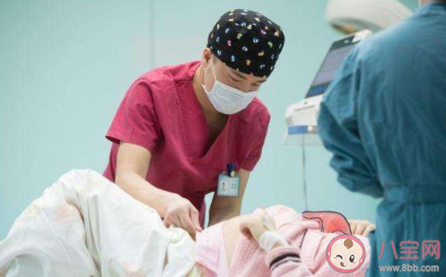 分娩時遇到男醫(yī)生有什么好處 分娩時遇到男醫(yī)生如何化解尷尬