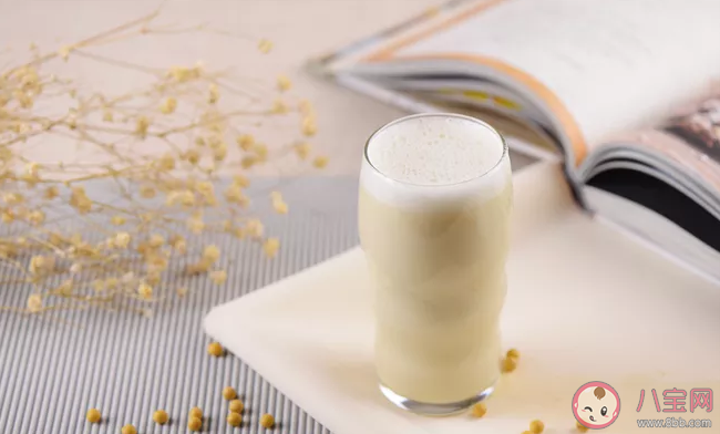 豆?jié){可以空腹喝嗎 早餐喝豆?jié){還是牛奶好 豆?jié){可以空腹喝嗎 早餐喝豆?jié){還是牛奶好