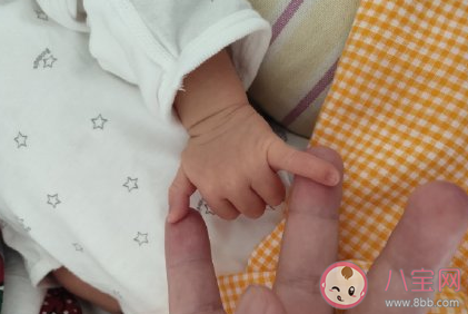 坐月子難熬怎么發朋友圈 坐月子難熬朋友圈吐槽句子