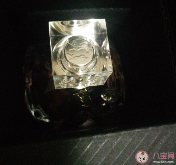 YSL反轉(zhuǎn)巴黎花溢香水味道重不重 YSL反轉(zhuǎn)巴黎花溢香水聞起來感受