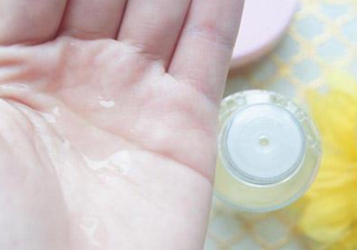 精華水可以代替爽膚水嗎 精華水和爽膚水有什么區別