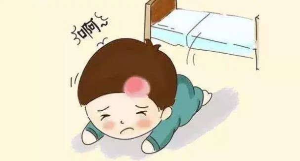 寶寶墜床要怎么辦好 寶寶從床上掉下來要怎么做