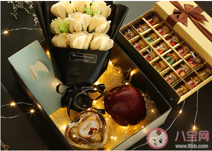 2020平安夜發(fā)朋友圈個(gè)性說(shuō)說(shuō) 適合平安夜發(fā)的朋友圈微信句子大全