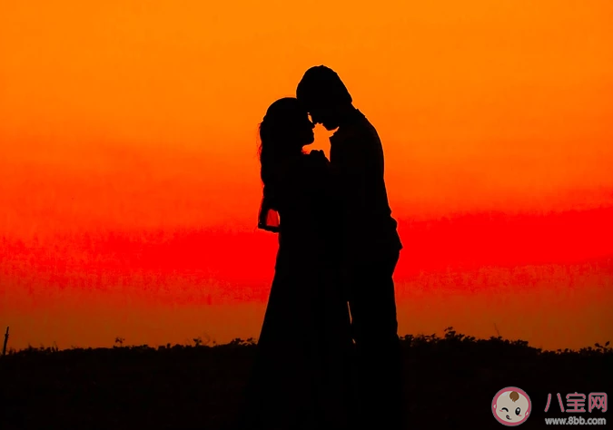 兩個人在一起久了什么感受 在一起久了怎么保持新鮮感