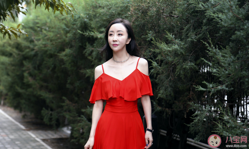 打保姆的姓曹女藝人是誰 保姆哭訴遭女藝人打罵是怎么回事