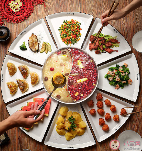 2020一家人在一起吃年夜飯心情說說 和家人吃年夜人感受句子 2020一家人在一起吃年夜飯心情說說 和家人吃年夜人感受句子