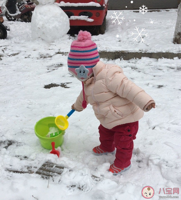 冬天和孩子們玩雪的說說心情 關(guān)于和孩子玩雪的說說朋友圈 冬天和孩子們玩雪的說說心情 關(guān)于和孩子玩雪的說說朋友圈