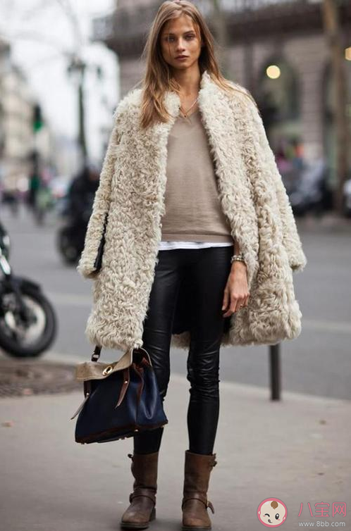 冬季最火時尚單品羊羔毛外套穿搭造型 羊羔毛外套怎么穿搭好看
