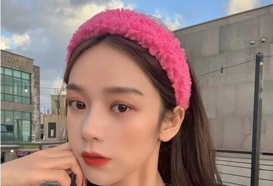 2020超簡(jiǎn)單好看的年會(huì)妝容 年會(huì)怎么化妝 2020超簡(jiǎn)單好看的年會(huì)妝容 年會(huì)怎么化妝