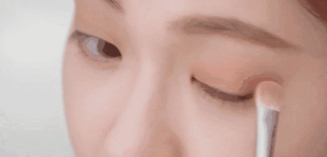 2020超簡(jiǎn)單好看的年會(huì)妝容 年會(huì)怎么化妝 2020超簡(jiǎn)單好看的年會(huì)妝容 年會(huì)怎么化妝