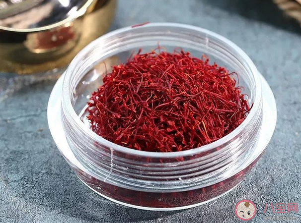 藏紅花泡水喝有什么功效和作用 藏紅花泡水喝的功效和禁忌是什么