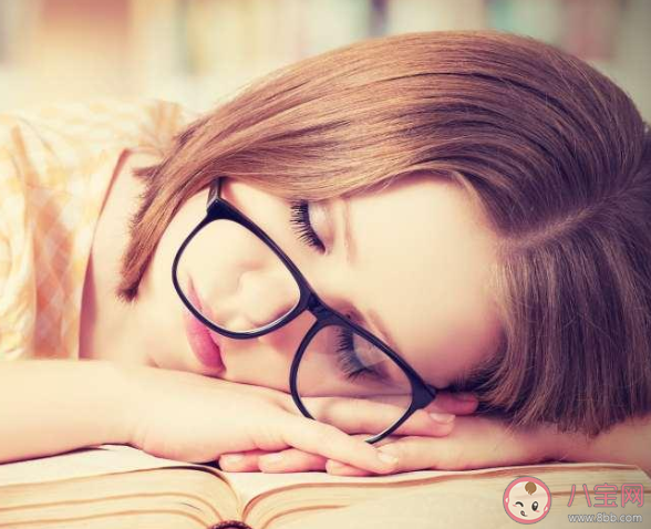 上班疲勞吃什么好 上班疲勞犯困怎么改善