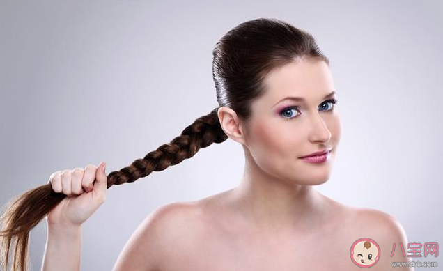 發(fā)際線高的女生有什么煩惱 導致發(fā)際線變高的原因