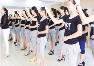 走路不好看要怎么改善 女生正確的走路姿勢是怎樣的