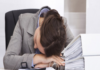 上班疲勞吃什么好 上班疲勞犯困怎么改善