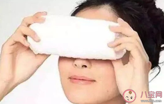 中老年人怎么預(yù)防老花眼 老年人預(yù)防老花眼吃什么好