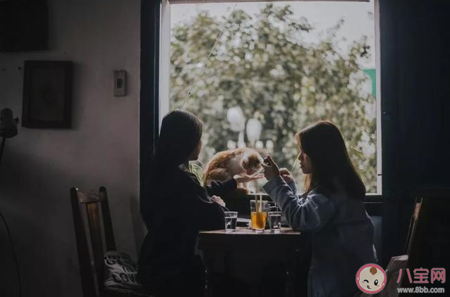 好朋友變成陌生人的原因是什么 好朋友疏遠了要不要挽回 好朋友變成陌生人的原因是什么 好朋友疏遠了要不要挽回