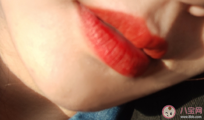 蘭蔻196是什么顏色 蘭蔻196號口紅試色