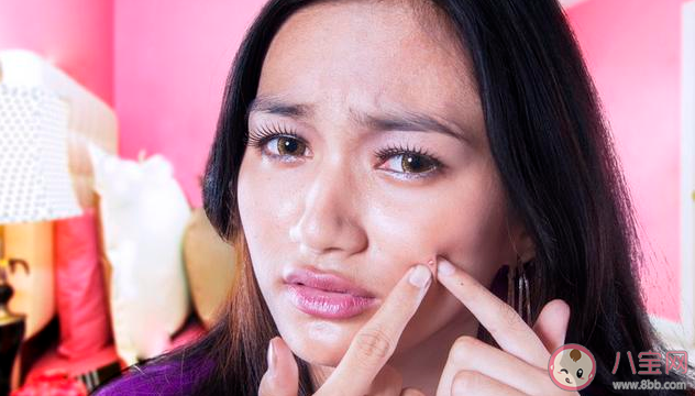 臉上長痘可以用護膚品嗎 臉上長痘如何使用護膚品