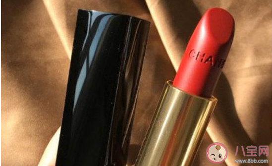 2020過年選擇什么顏色口紅更合適 適合過年凃的口紅推薦