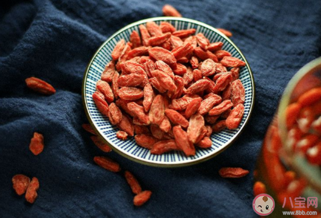男性吃枸杞有什么好處 枸杞是泡水喝還是生嚼好